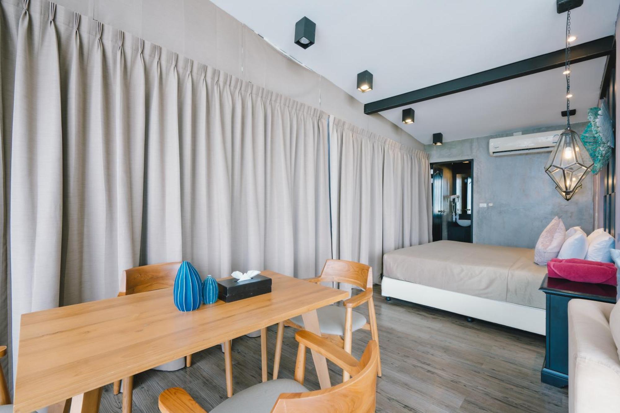 Patong Signature Boutique Hotel Szoba fotó