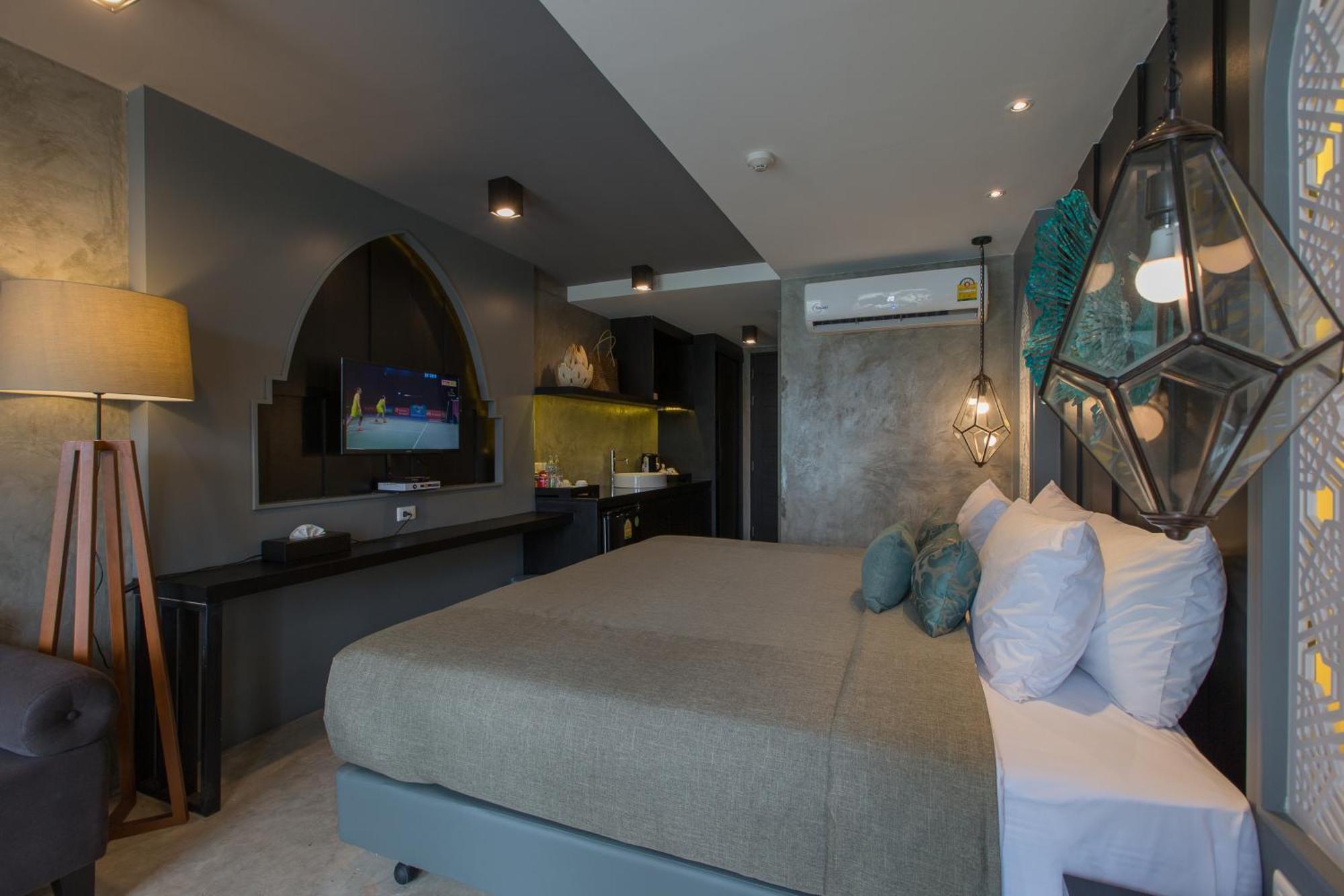 Patong Signature Boutique Hotel Szoba fotó